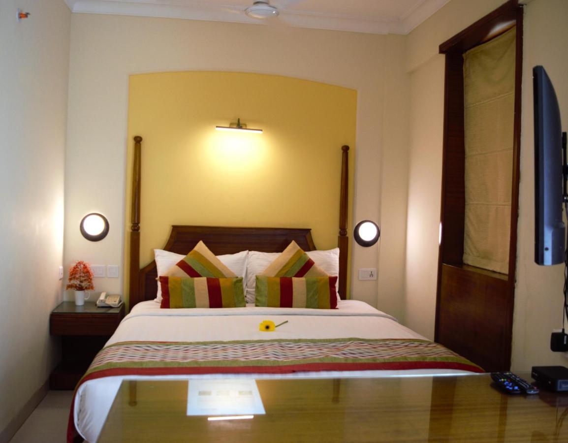 Sea Breeze Max Resort & Spa Маргао Экстерьер фото